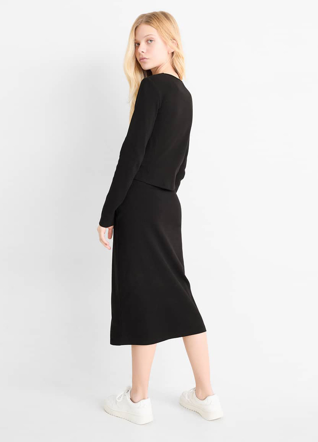 Черный демисезонный комплект (лонгслив, юбка) C&A