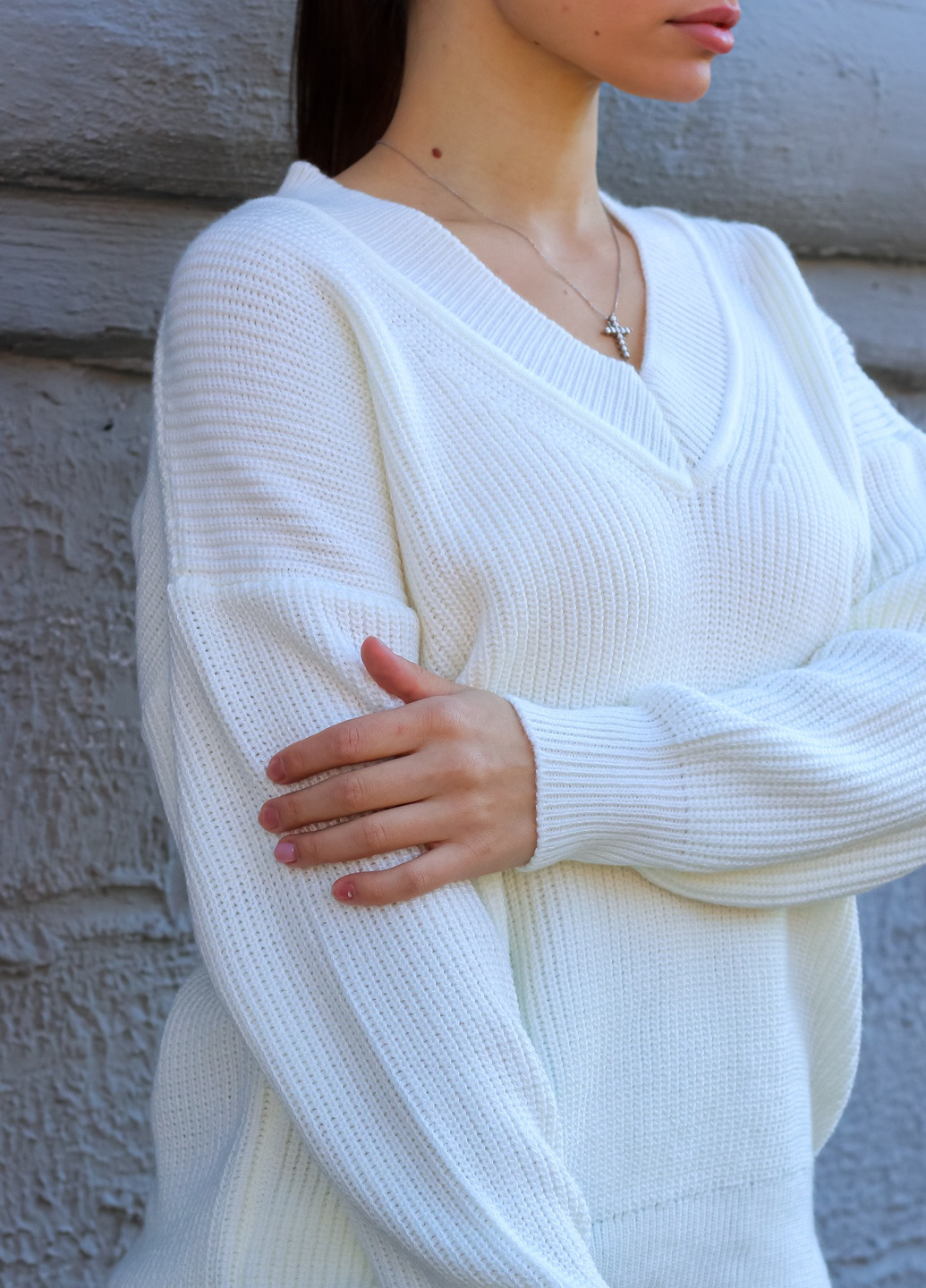 Молочный демисезонный свитер женский молочный Avrile