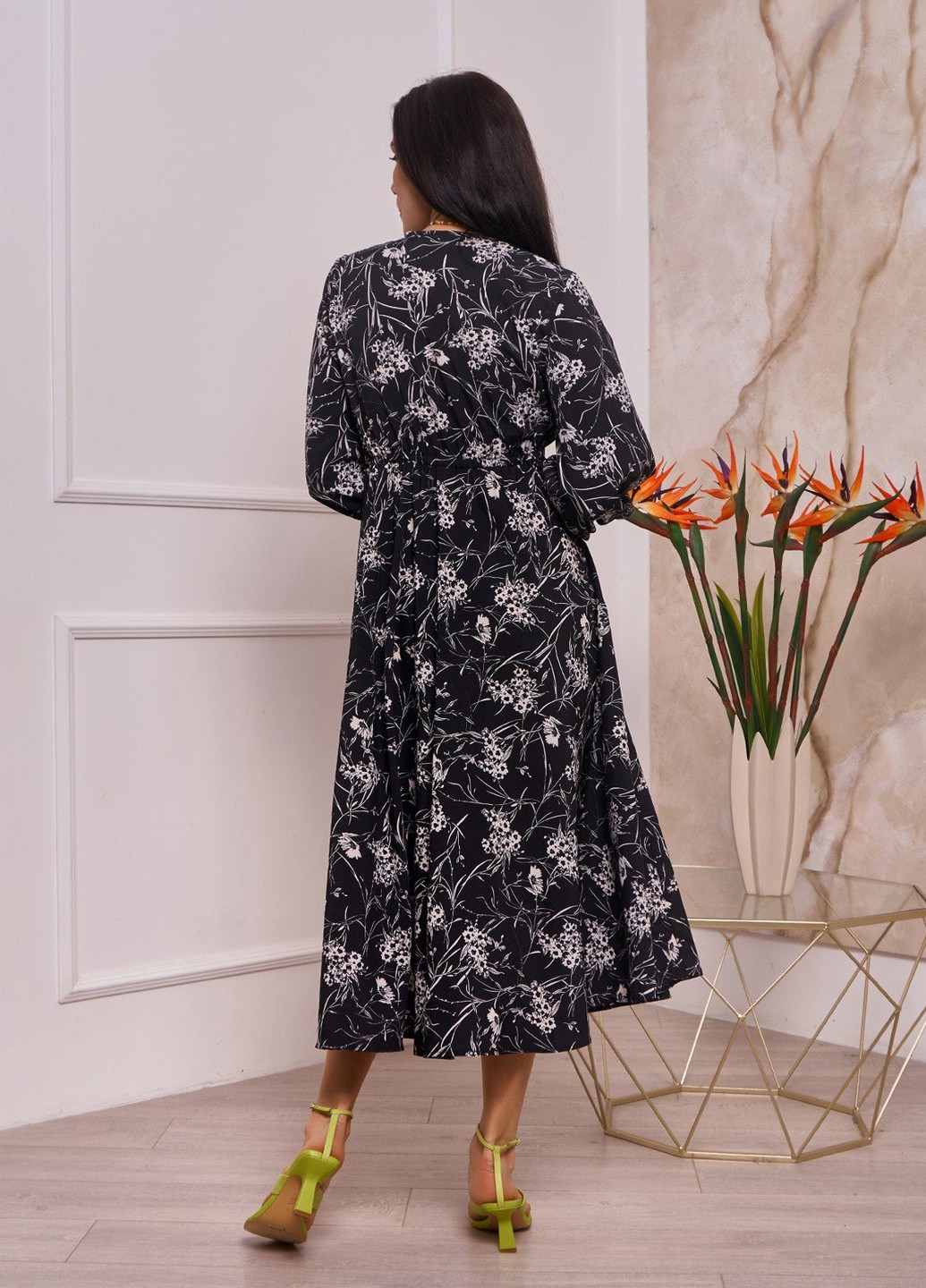 Чорна повсякденний сукня кльош ISSA PLUS з квітковим принтом