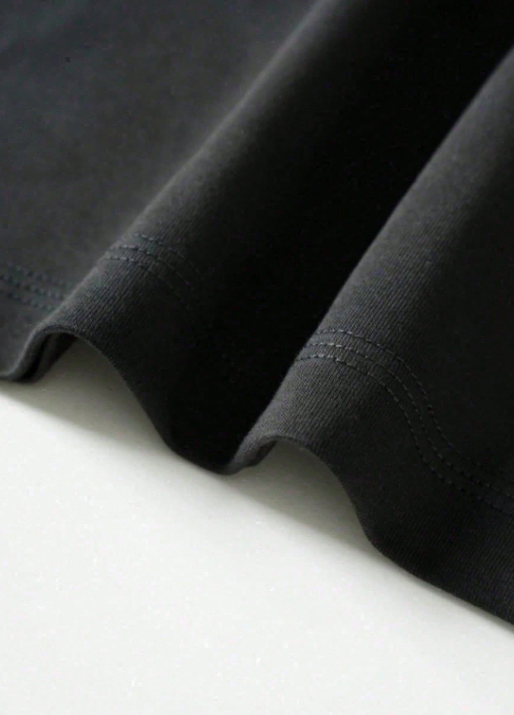 Черная футболка SHEIN