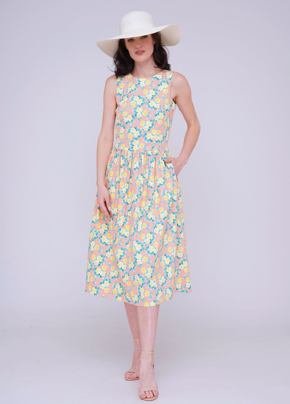 Комбинированное кэжуал платье марта-м розочки 2 на персике Jet с цветочным принтом