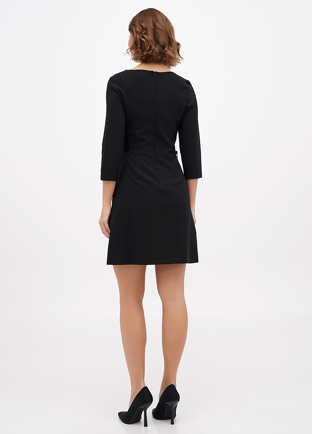 Черное кэжуал платье силуэтная Sassofono однотонное