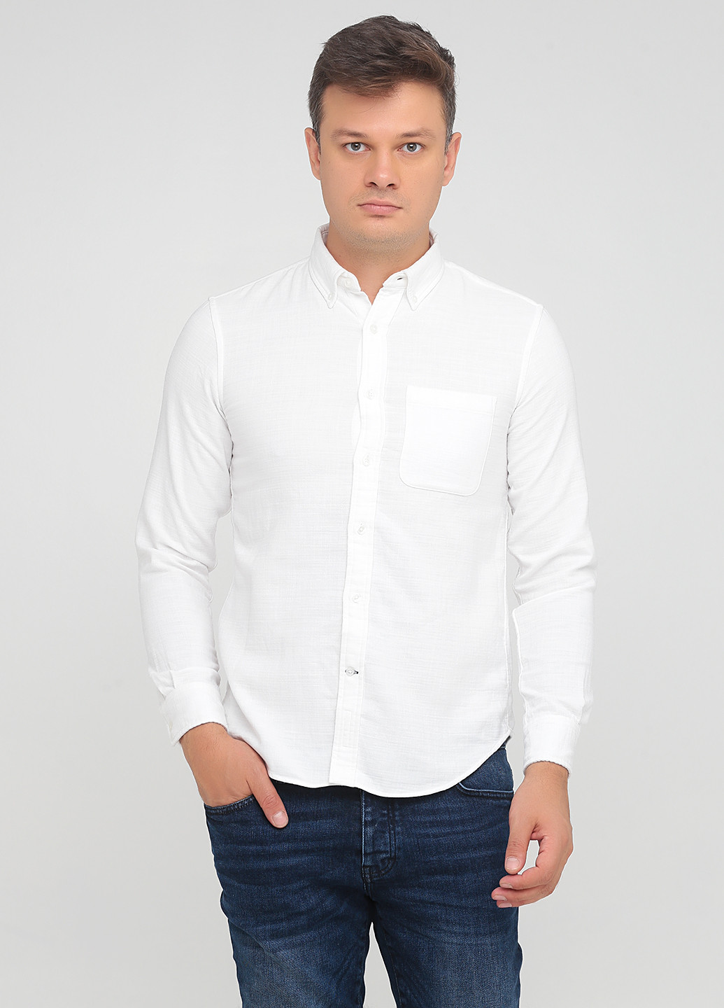 Белая кэжуал рубашка однотонная Club Monaco