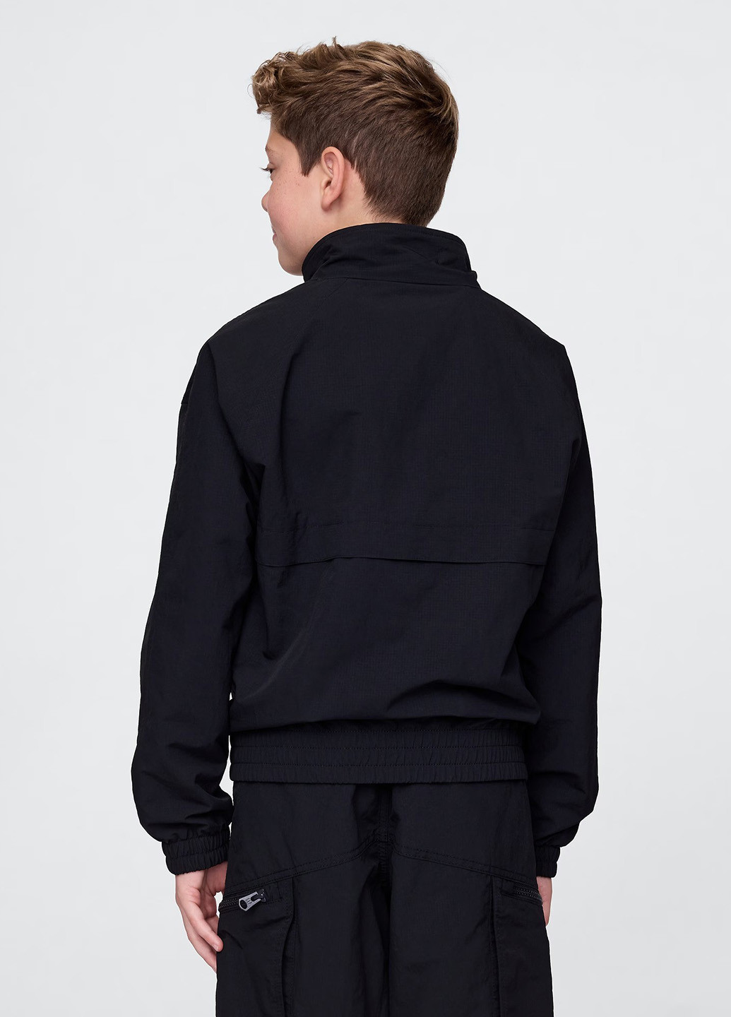 Чорна демісезонна вітровка Gap