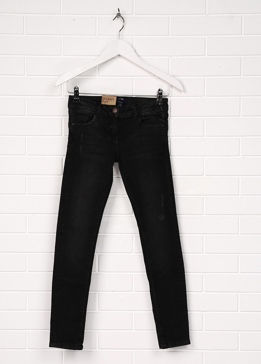 Темно-серые демисезонные зауженные джинсы Kiabi