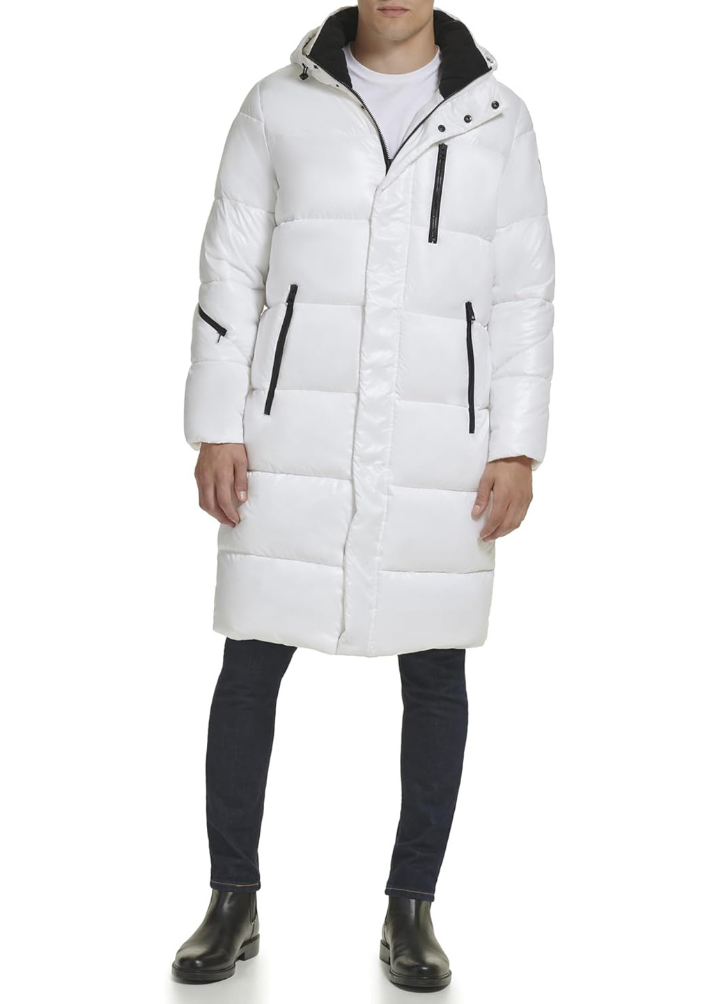 Белая зимняя куртка Guess