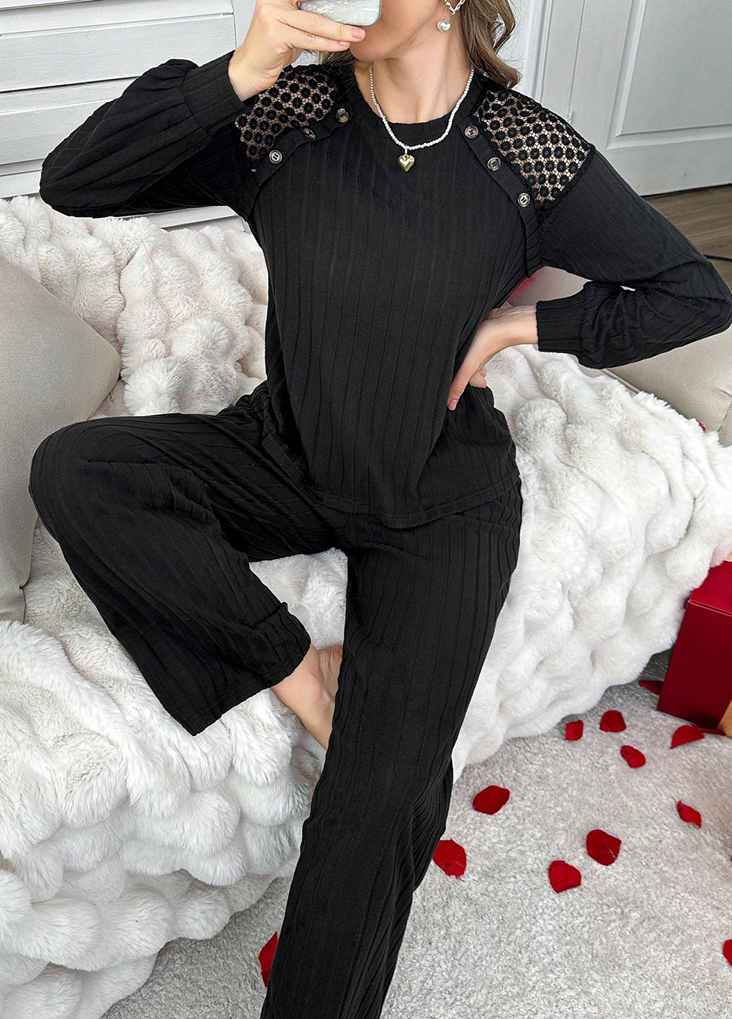 Чорна всесезон піжама (лонгслів, штани) лонгслів + брюки SHEIN