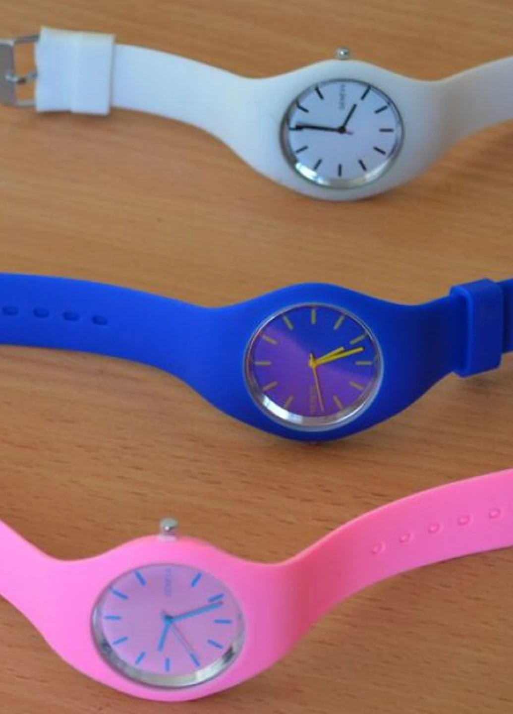 Жіночі годинник Ice White quartz Geneva (229041260)