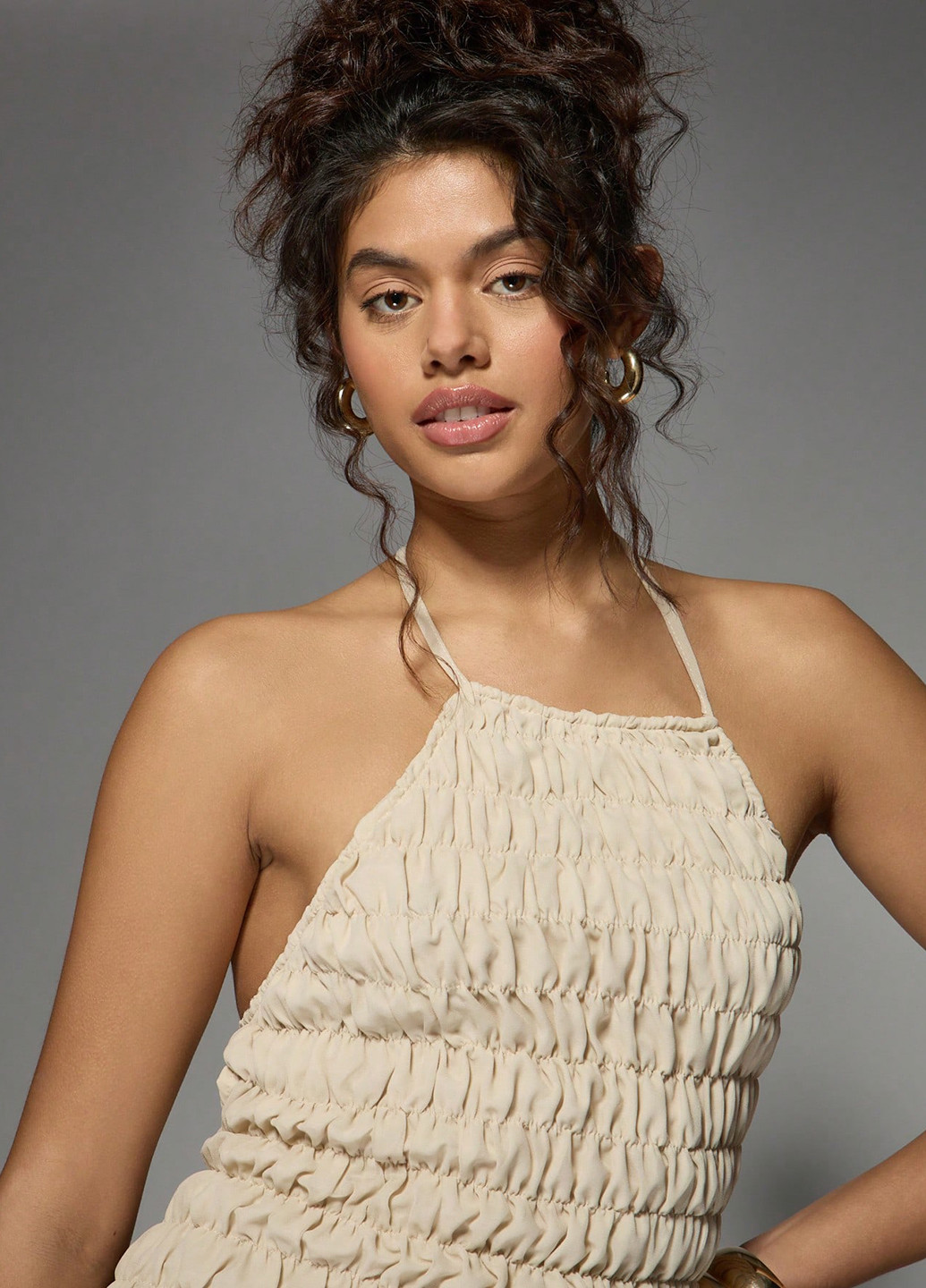 Кремова коктейльна сукня силуетна, з відкритою спиною SHEIN однотонна