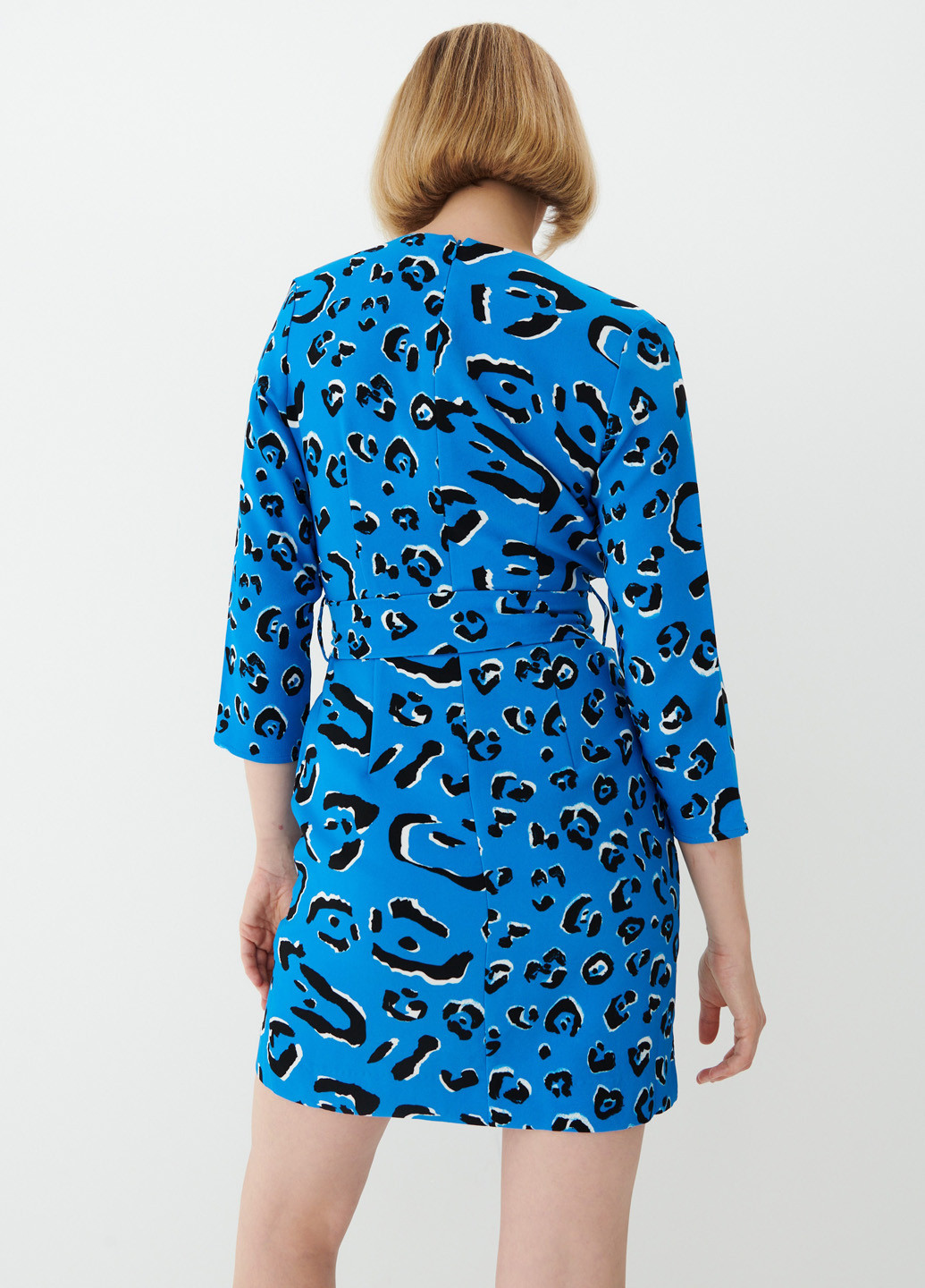 Светло-синее кэжуал платье на запах Mohito леопардовый