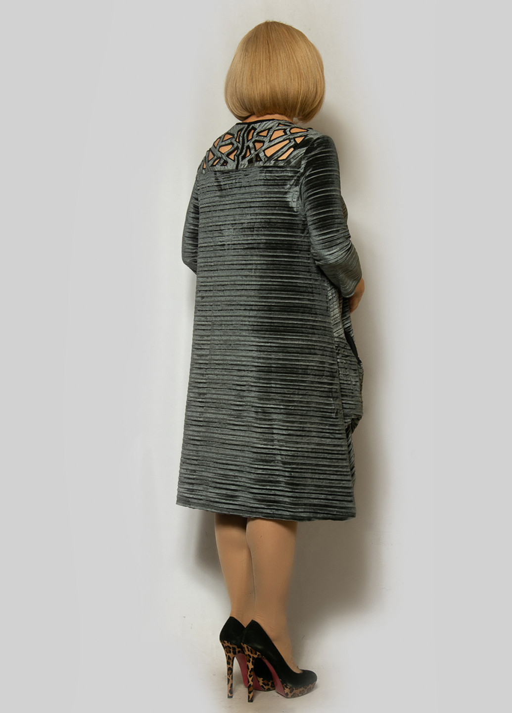 Графитовое кэжуал платье а-силуэт LibeAmore с абстрактным узором