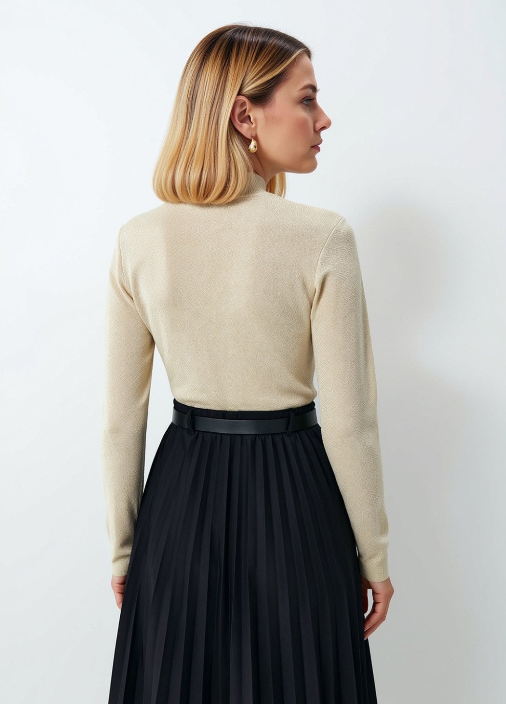 Бежевый демисезонный свитер Mohito