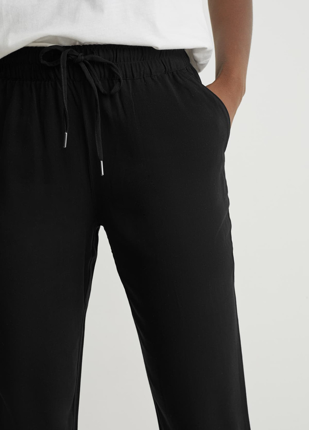Черные кэжуал летние зауженные, укороченные брюки C&A
