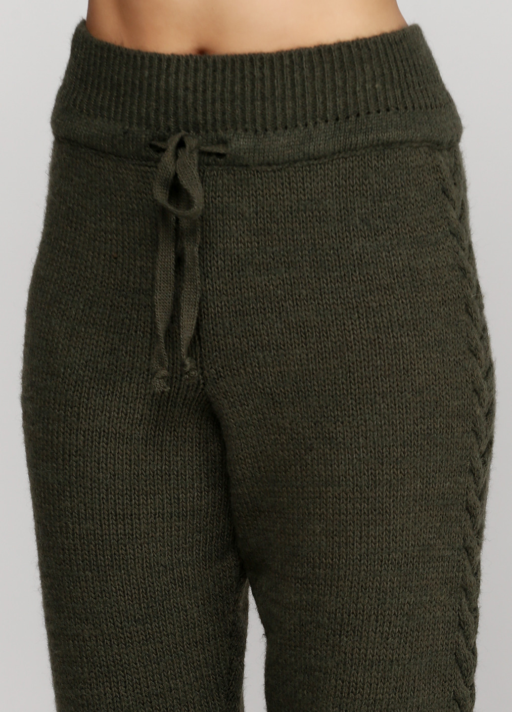 Темно-зеленые кэжуал демисезонные зауженные брюки Dins Tricot