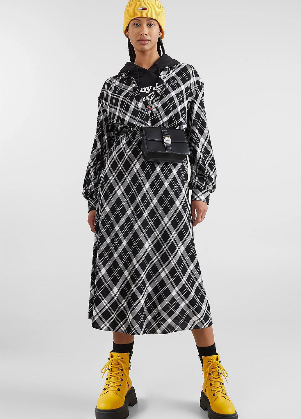 Чорно-білий повсякденний сукня сукня-сорочка Tommy Jeans в клітинку