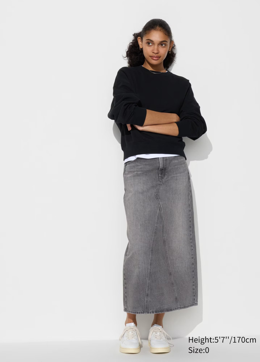 Серая джинсовая, кэжуал однотонная юбка Uniqlo а-силуэта (трапеция)