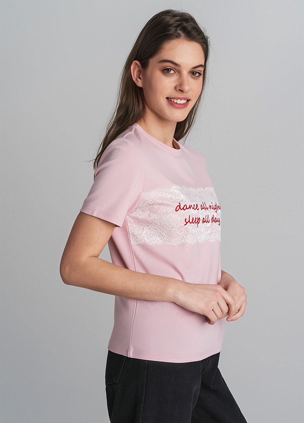 Розовая летняя футболка befree