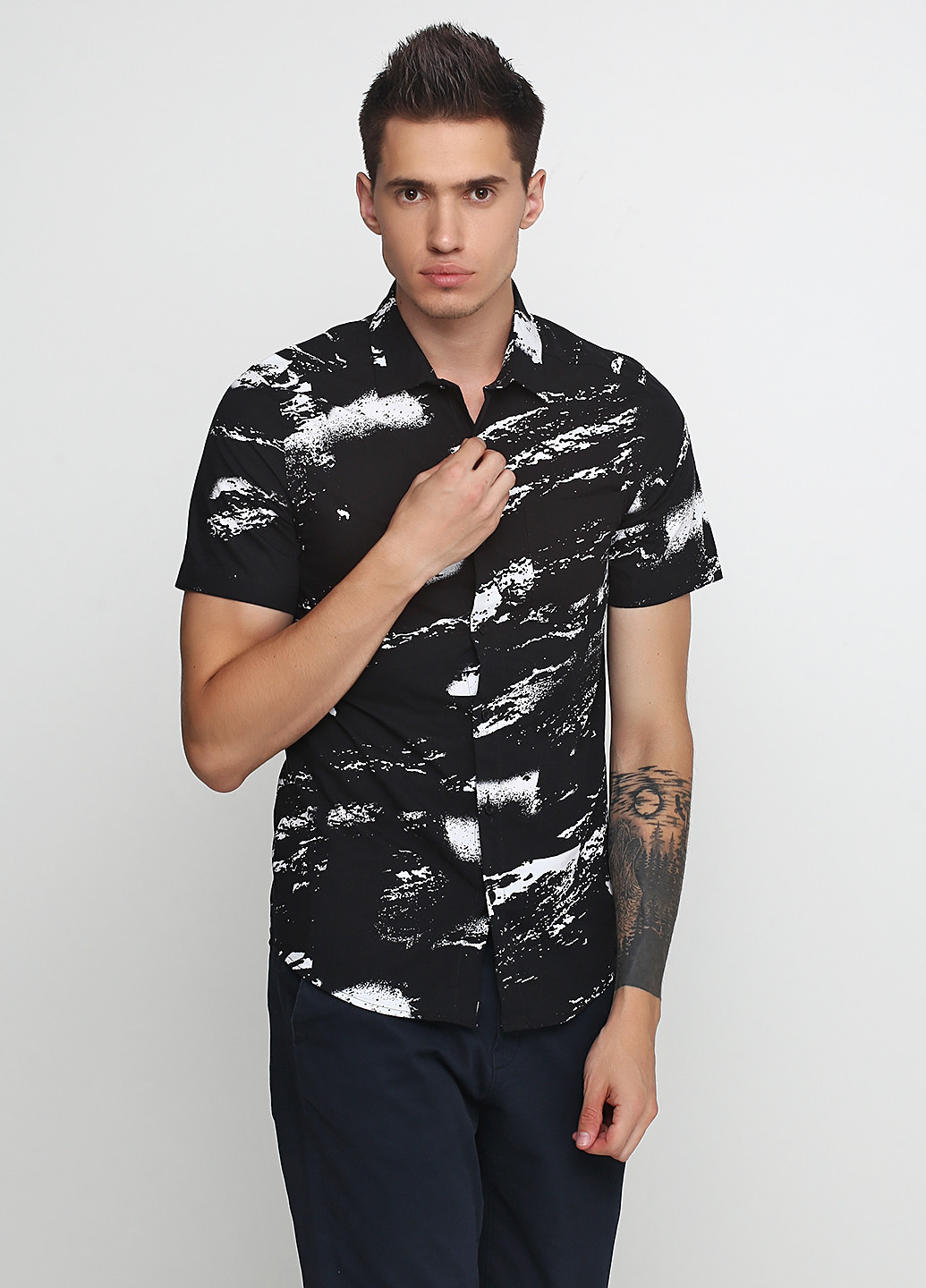 Черная кэжуал рубашка с абстрактным узором New Look с коротким рукавом