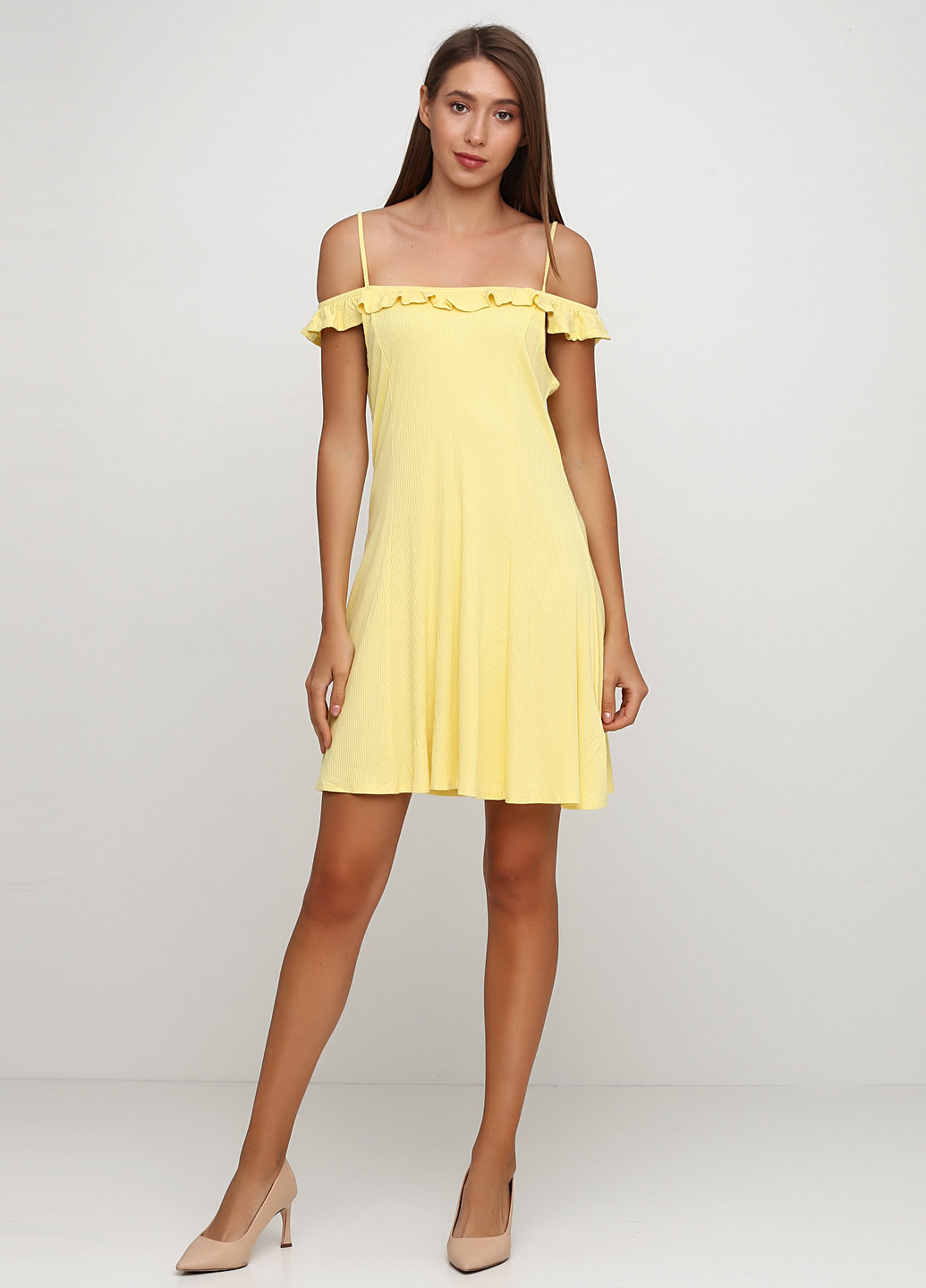 Світло-жовтий кежуал сукня з відкритими плечима, кльош C&A однотонна