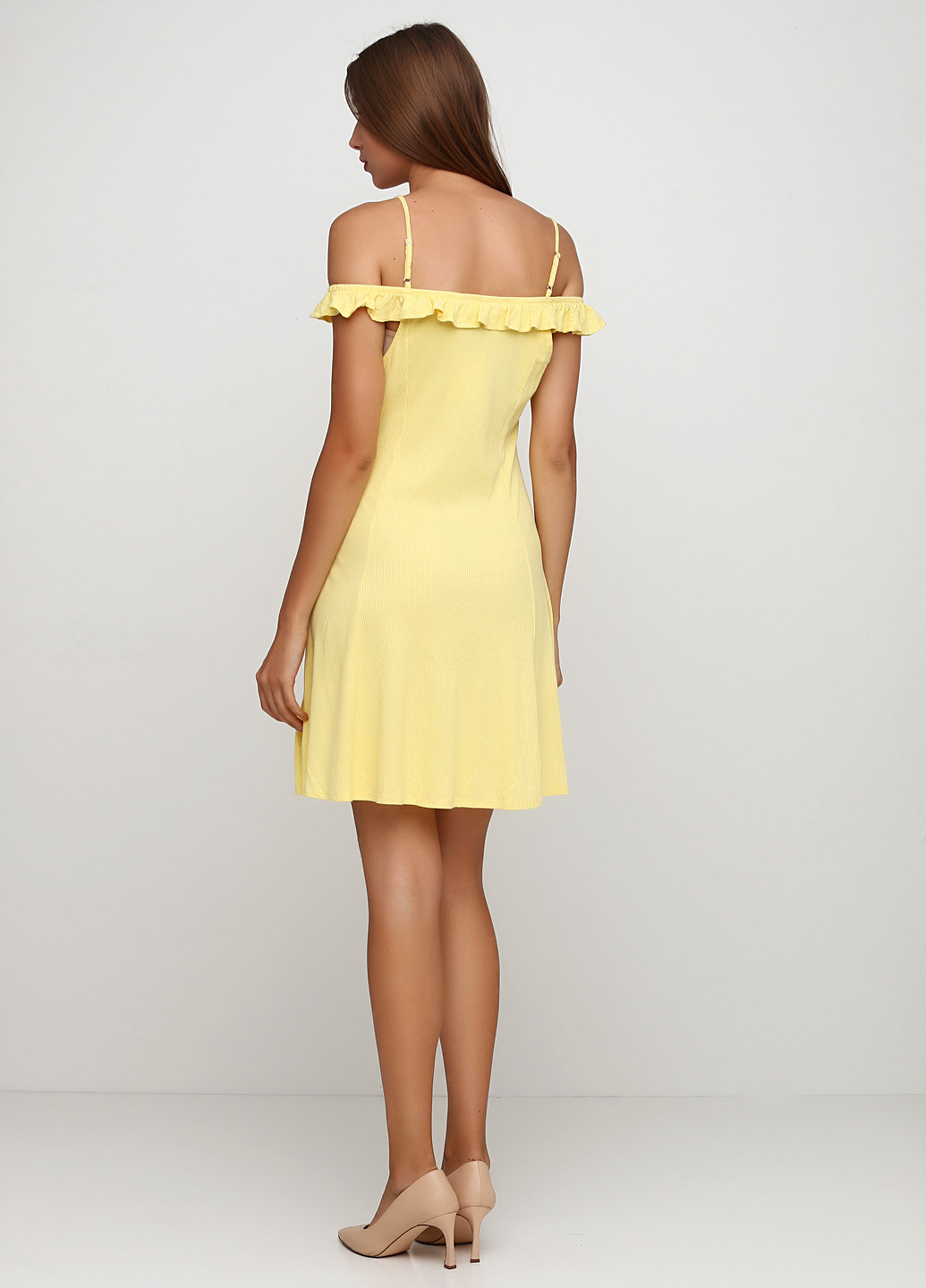 Світло-жовтий кежуал сукня з відкритими плечима, кльош C&A однотонна