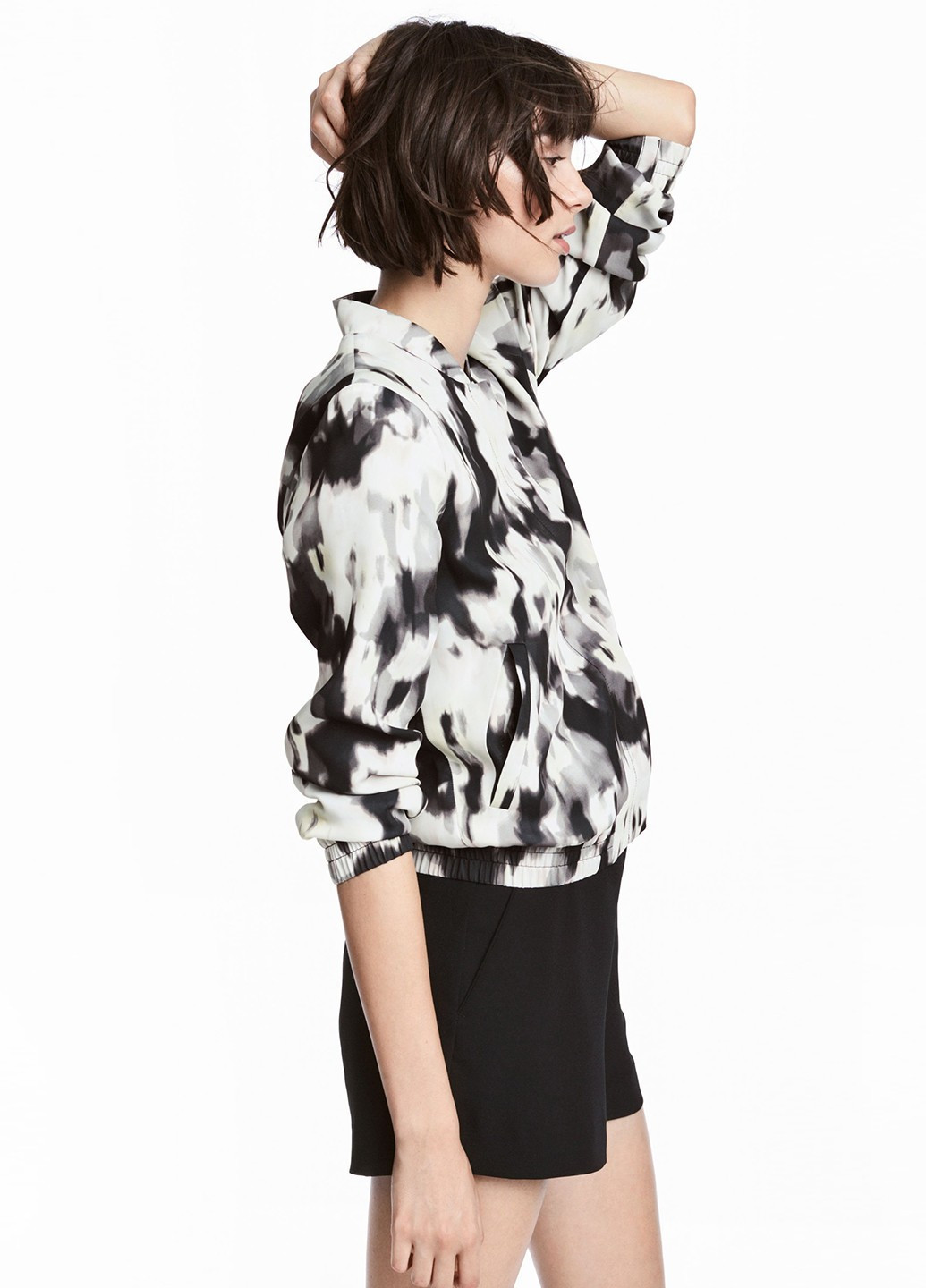 Чорно-біла демісезонна куртка H&M