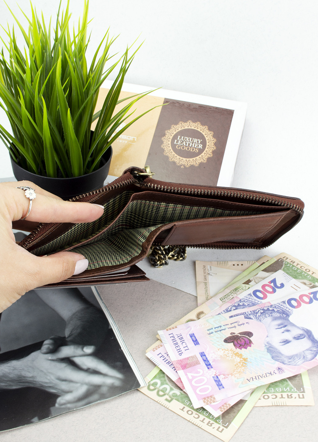 Чоловіче шкіряне портмоне N992C-05-HWM коричневе з черепом "Born for speed" Peterson (255868760)