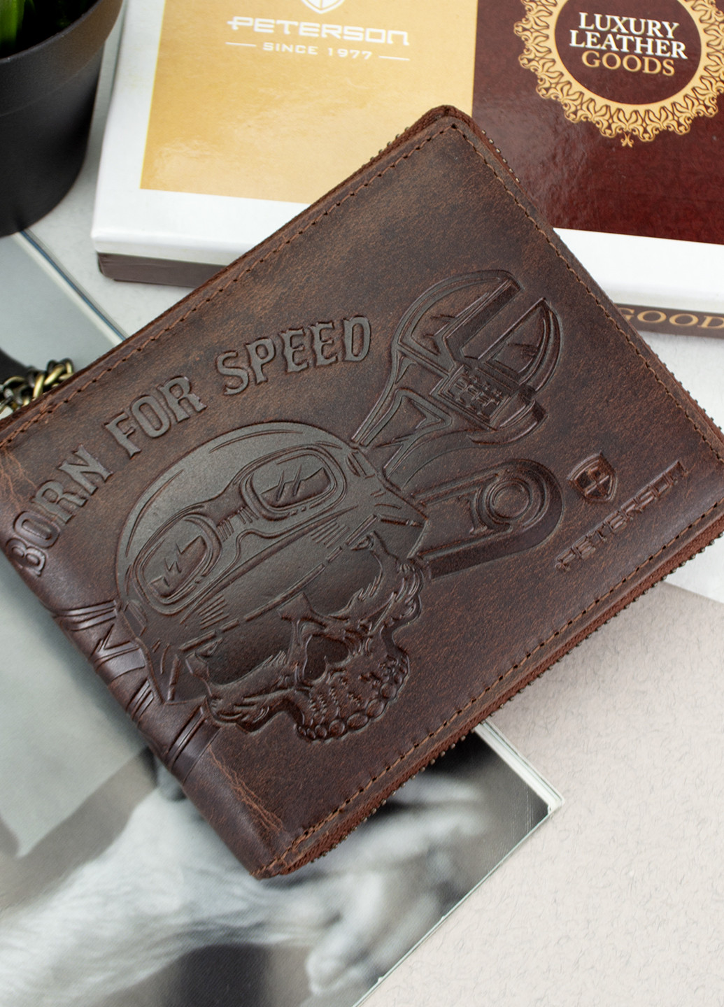 Чоловіче шкіряне портмоне N992C-05-HWM коричневе з черепом "Born for speed" Peterson (255868760)