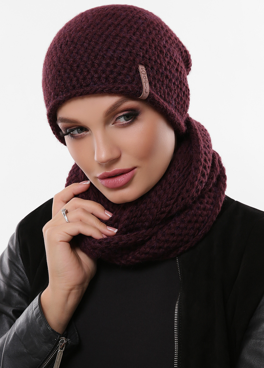 Бордовий зимній комплект (шапка, шарф-снуд) Sofi