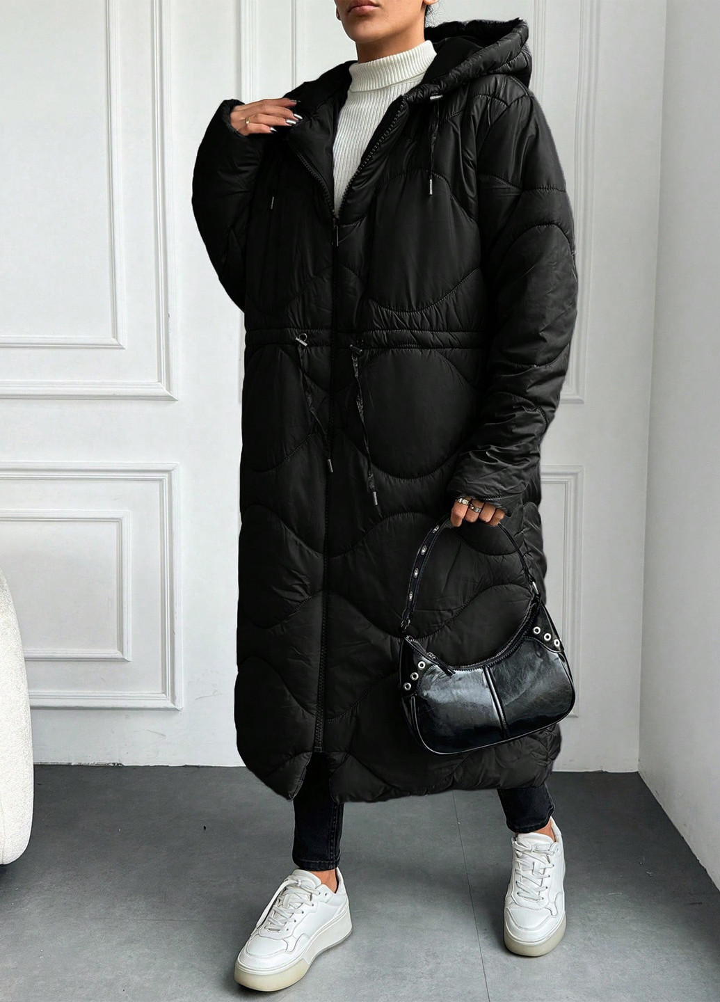 Чорна зимня куртка SHEIN
