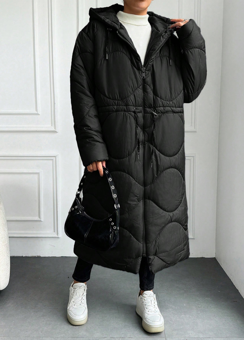 Чорна зимня куртка SHEIN