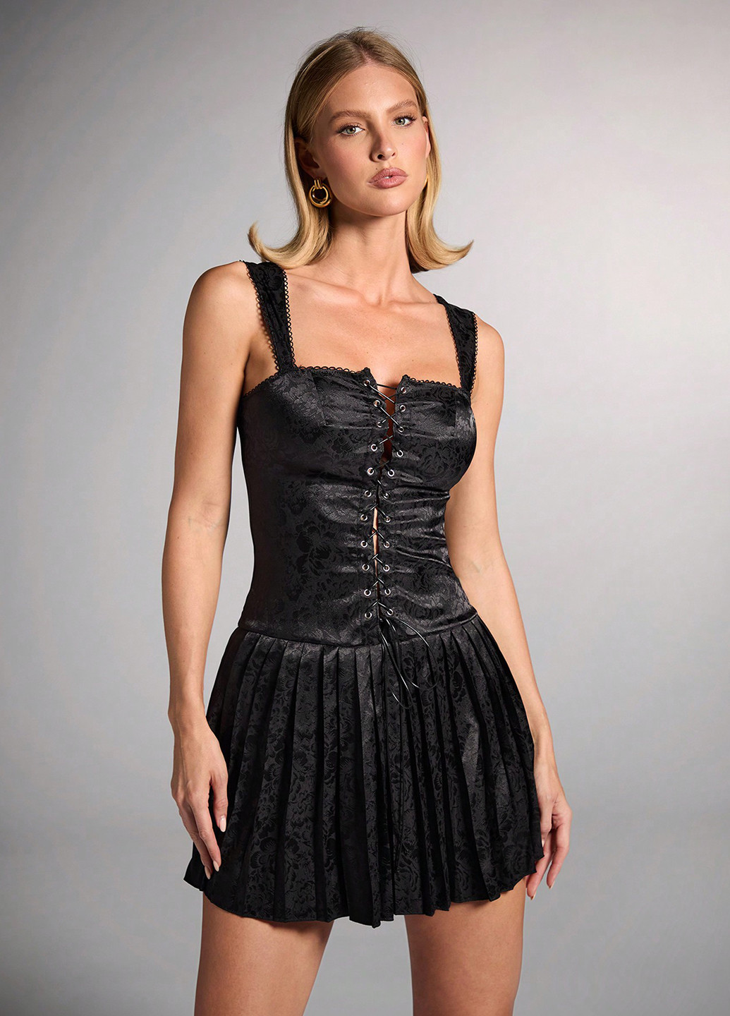 Черное коктейльное, кэжуал платье с корсетом, плиссированное SHEIN однотонное