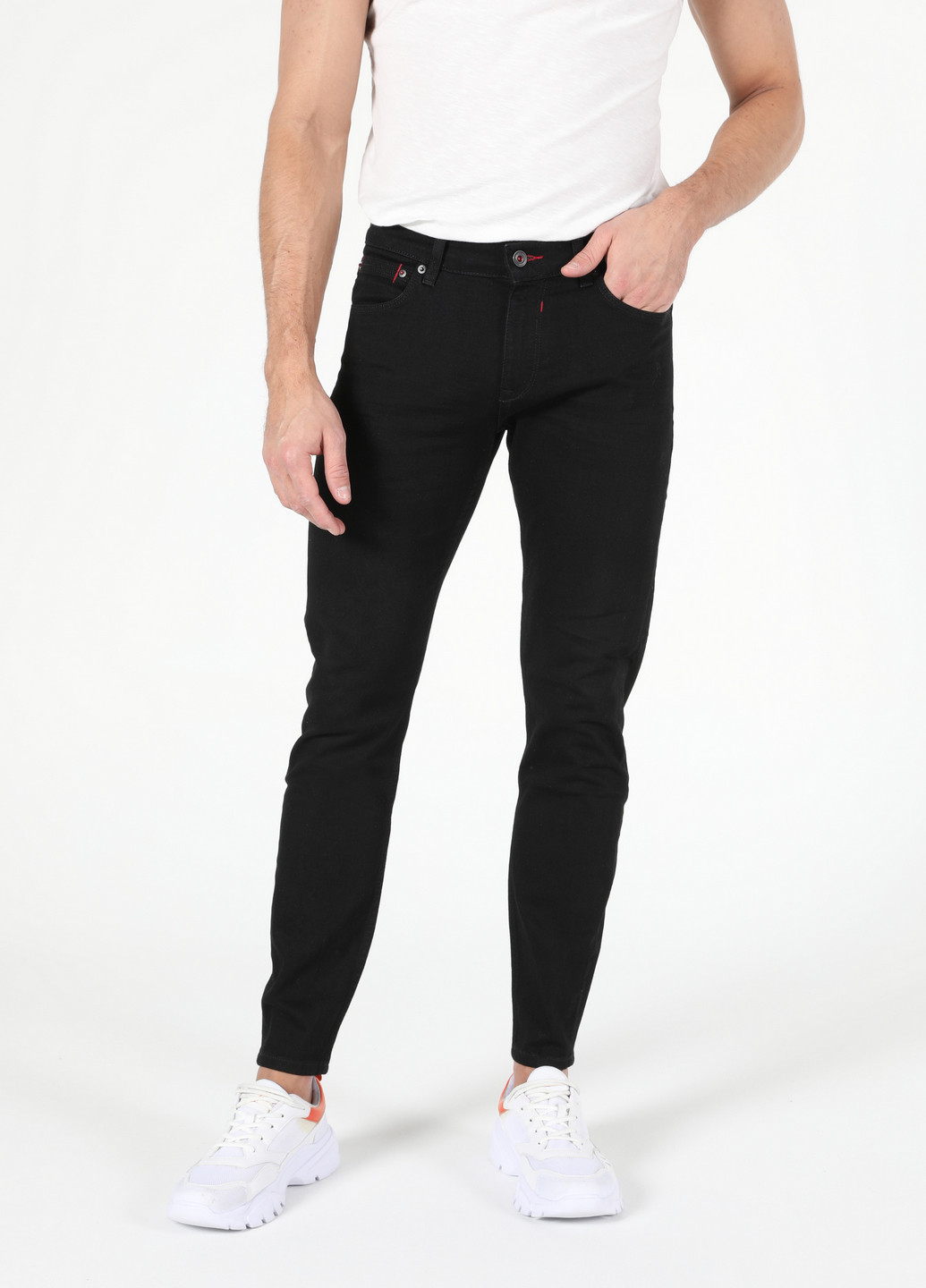 Черные демисезонные укороченные, зауженные джинсы 040 ALEX Colin's