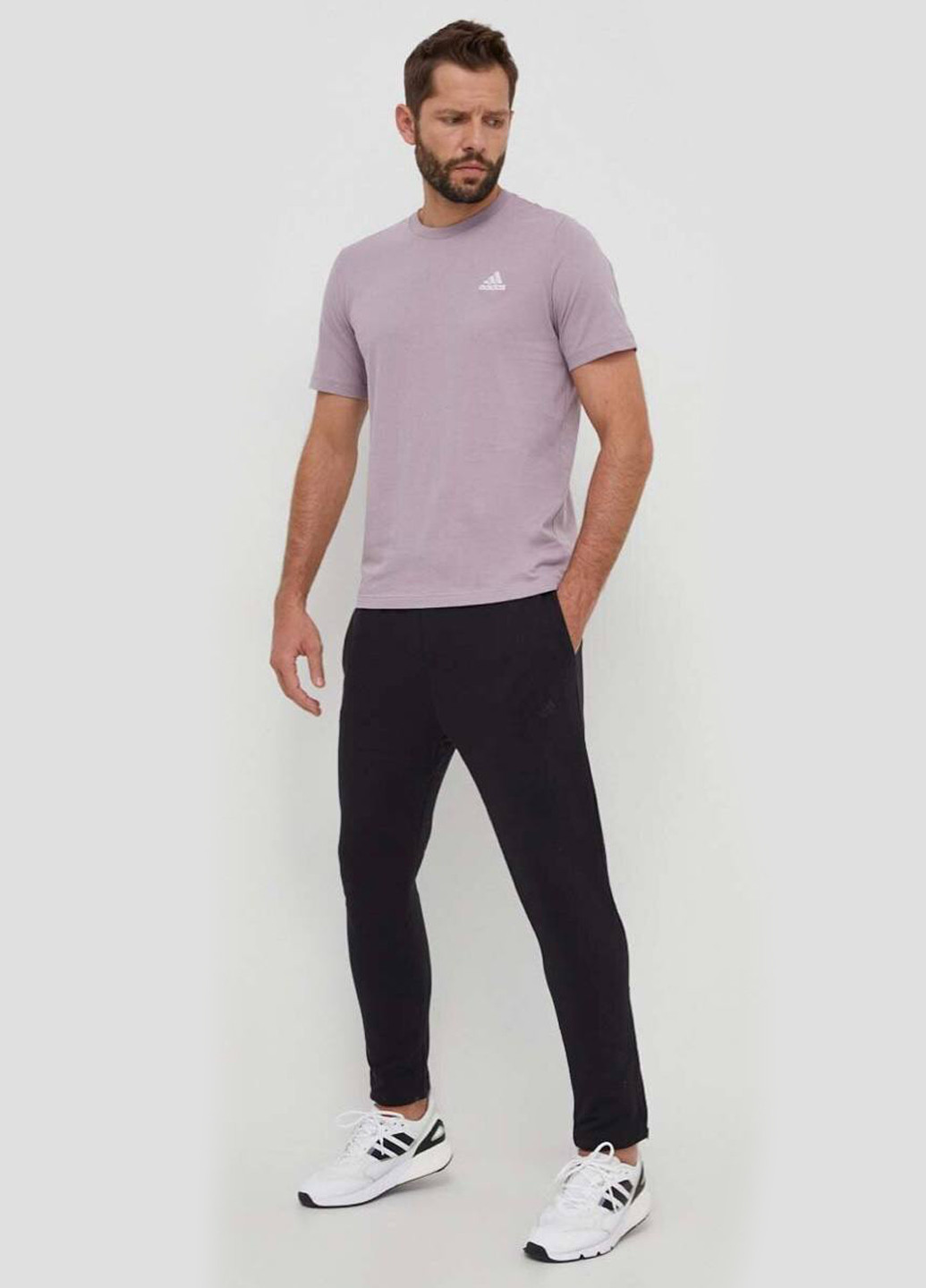 Розовая футболка adidas