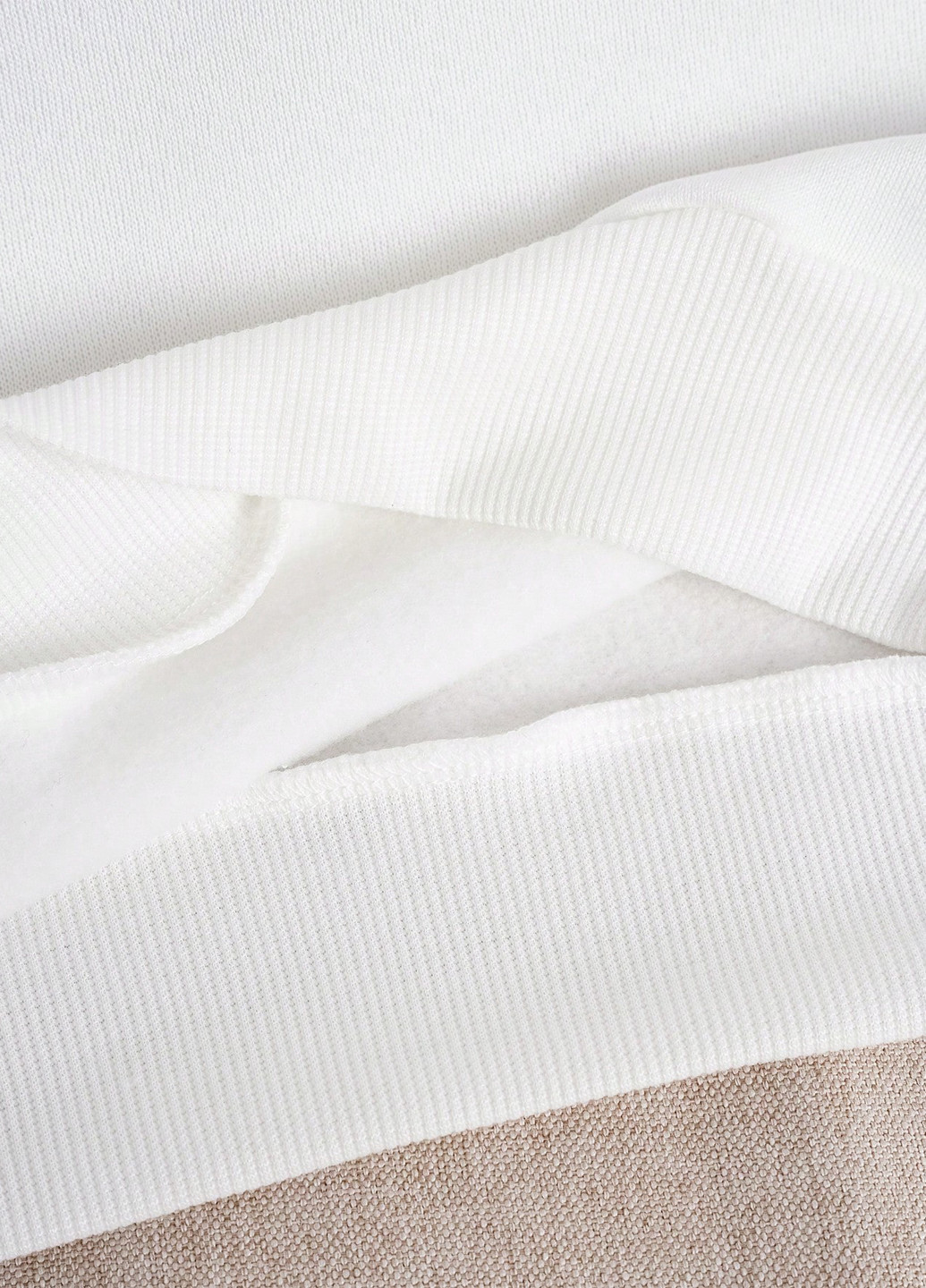 Белый свитшот SHEIN надпись без декора (333879332)