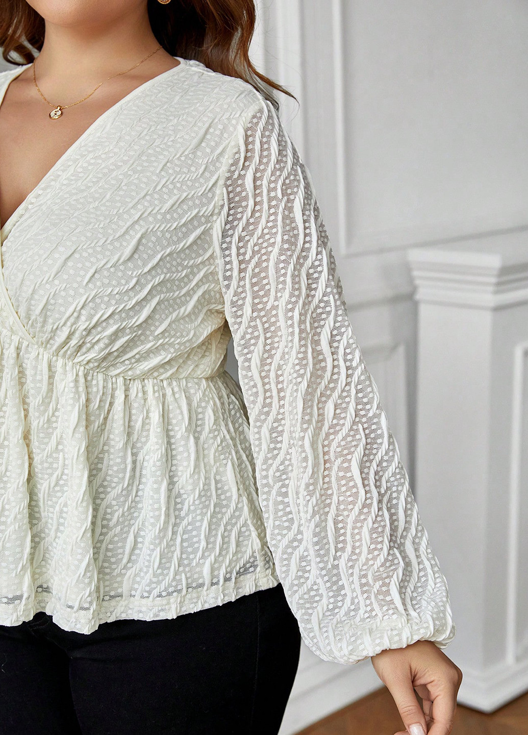 Молочна блуза з баскою SHEIN