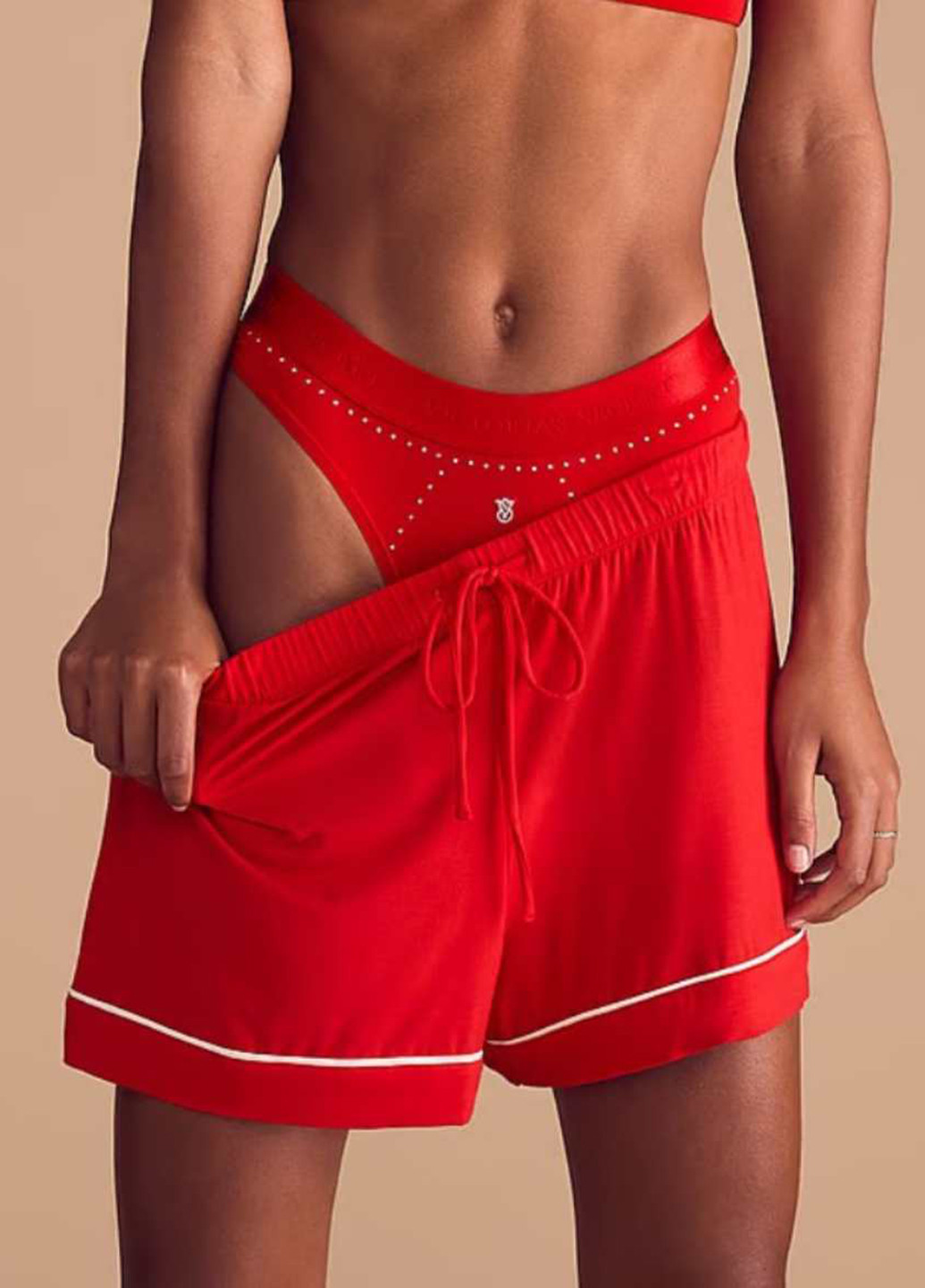 Красный демисезонный комплект (бюстгальтер, трусики) Victoria's Secret