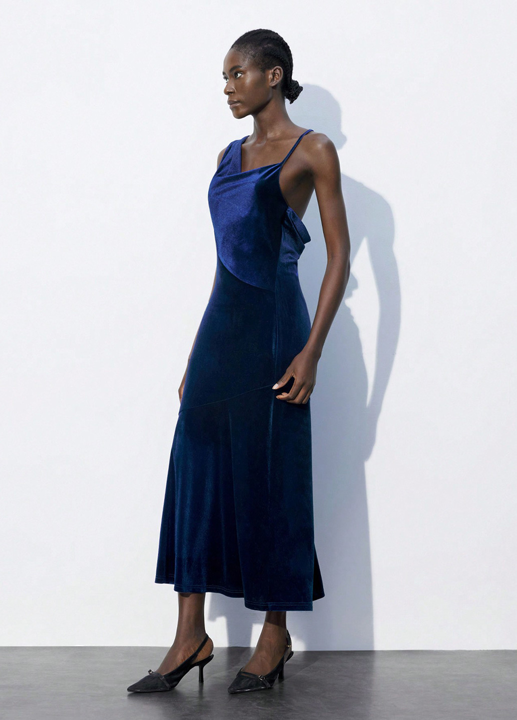 Темно-синя вечірня сукня з відкритою спиною SHEIN однотонна