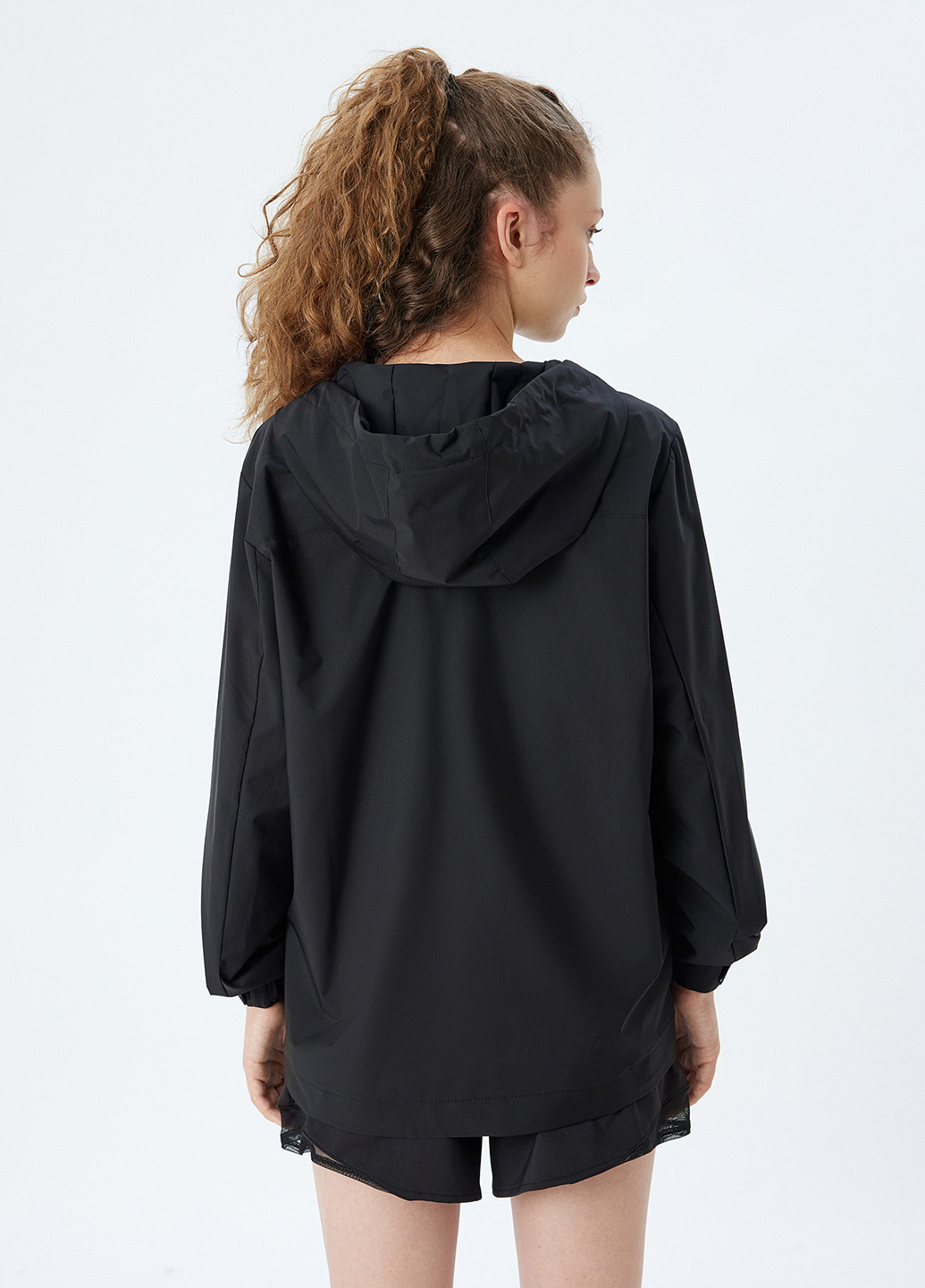 Чорна демісезонна куртка KOTON