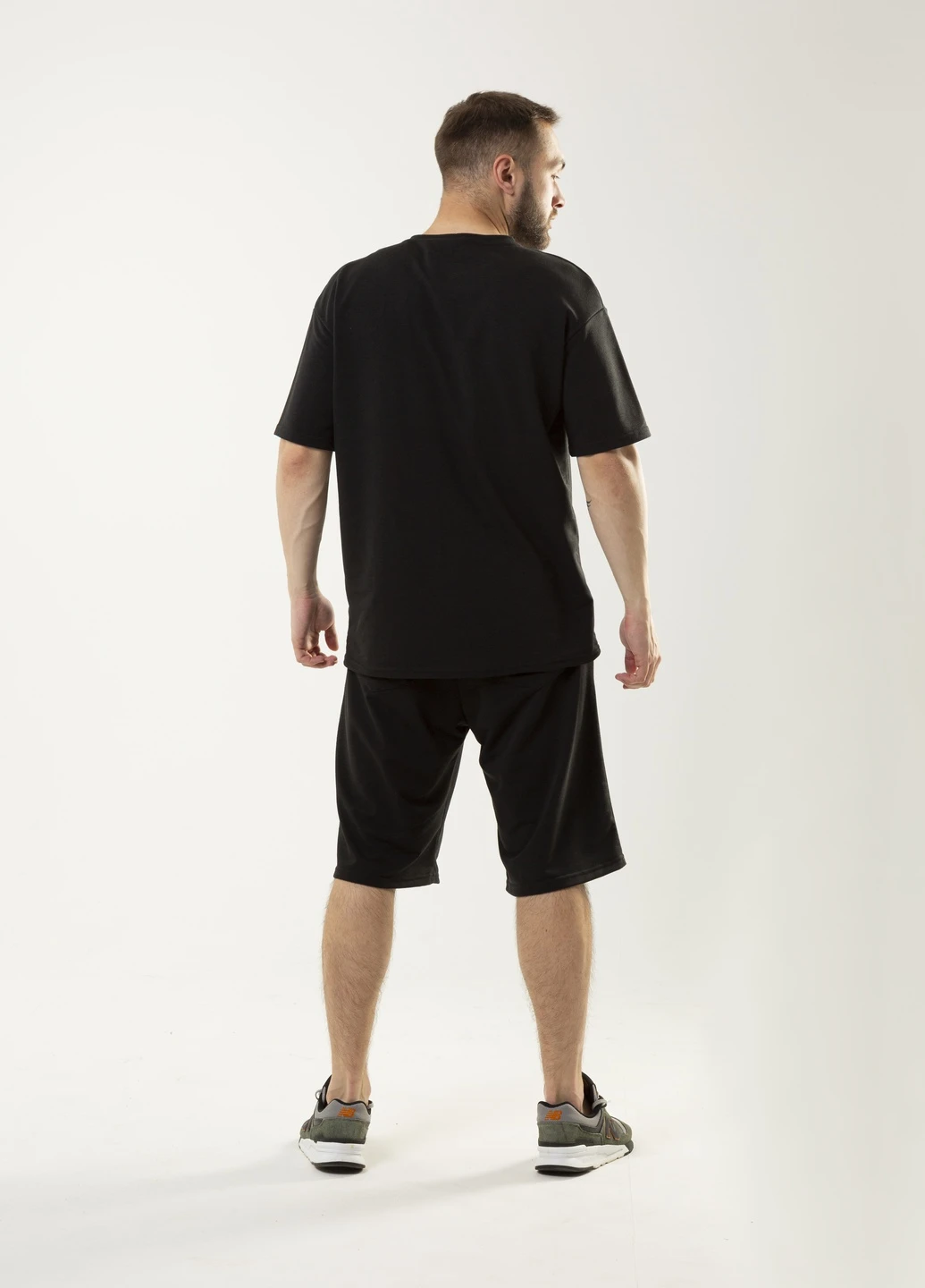 Чорний літній костюм чоловічий 'player'oversize річний (футболка + шорти) чорний Intruder