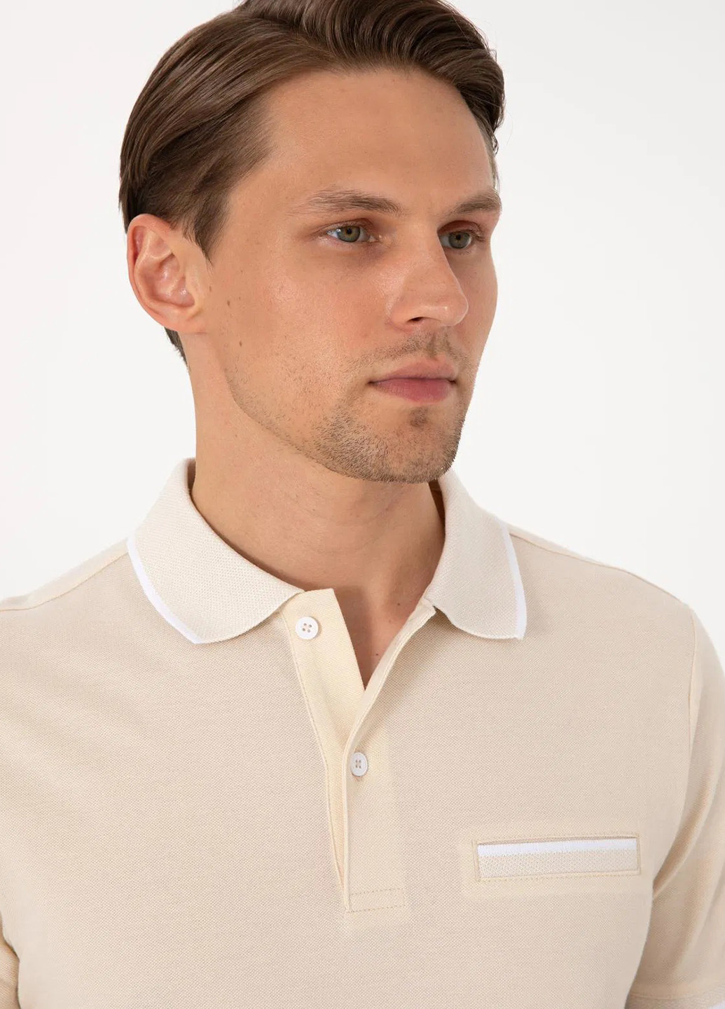 Бежевая футболка-поло для мужчин Pierre Cardin однотонная