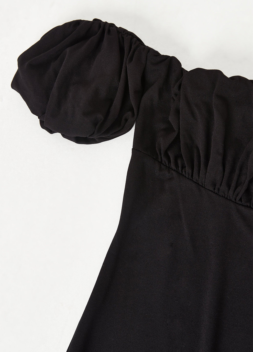 Черное кэжуал платье футляр, с открытыми плечами Missguided однотонное