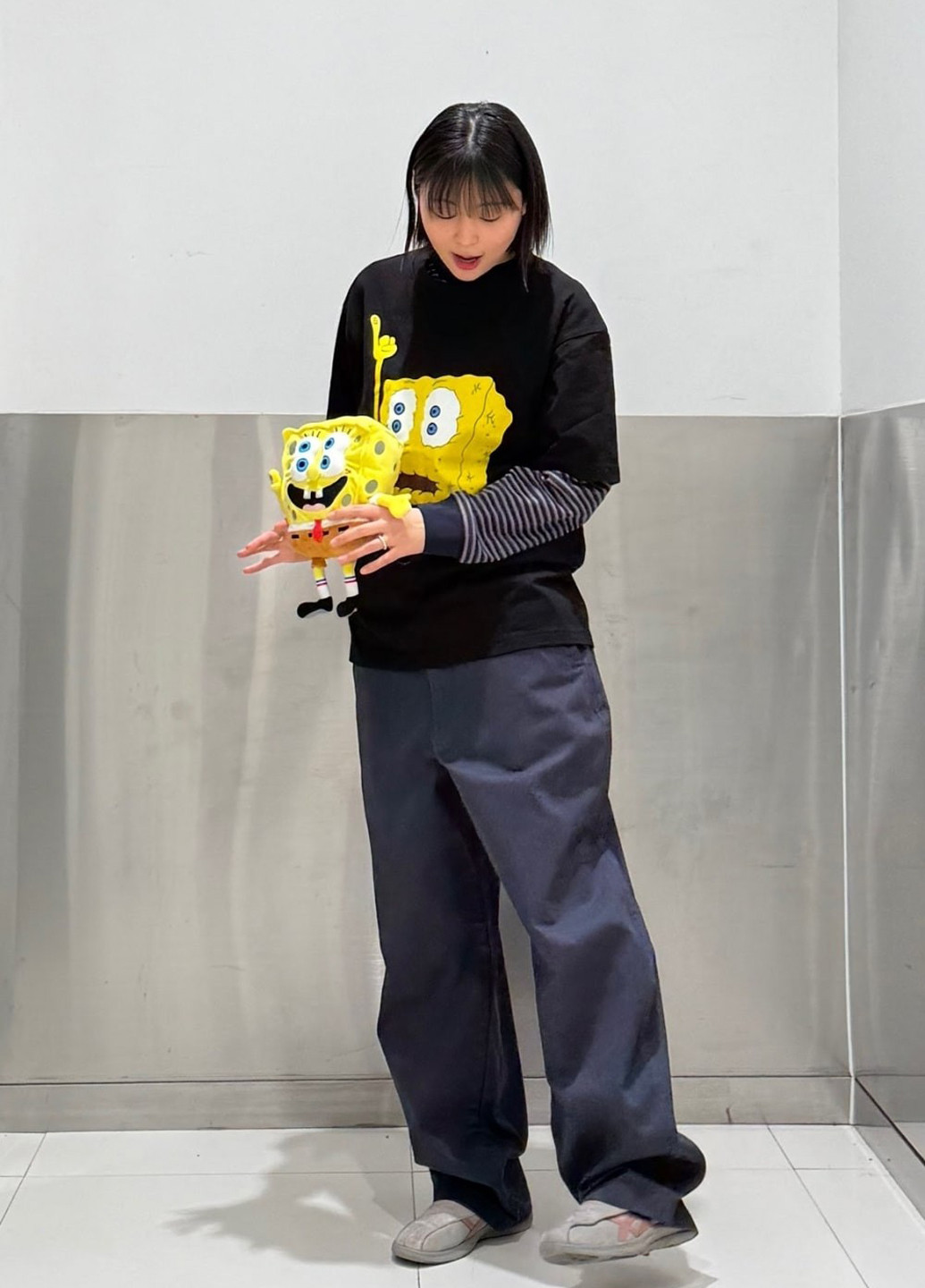 Черная футболка Uniqlo