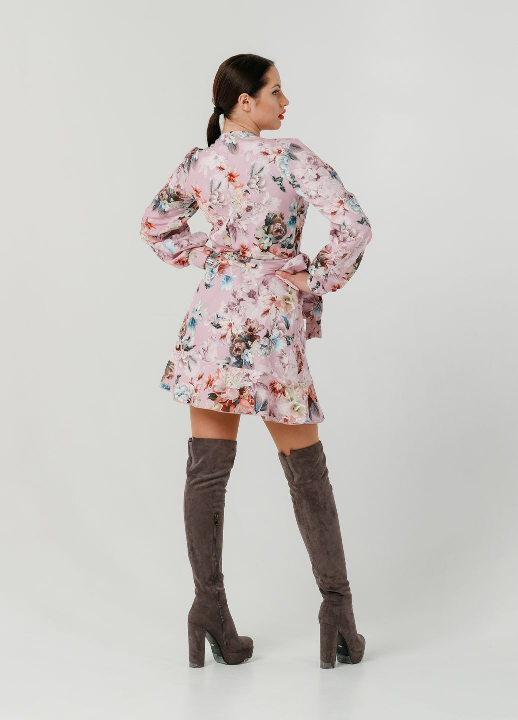 Лиловое кэжуал платье so-78290-lil на запах Alpama с цветочным принтом