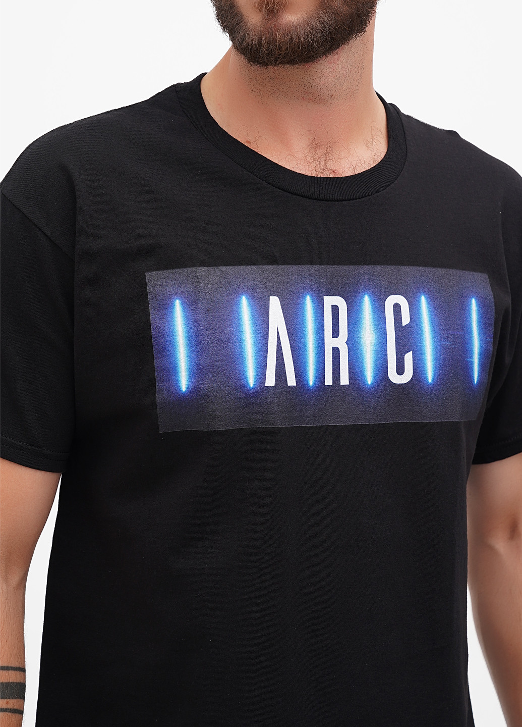 Черная футболка Hanes