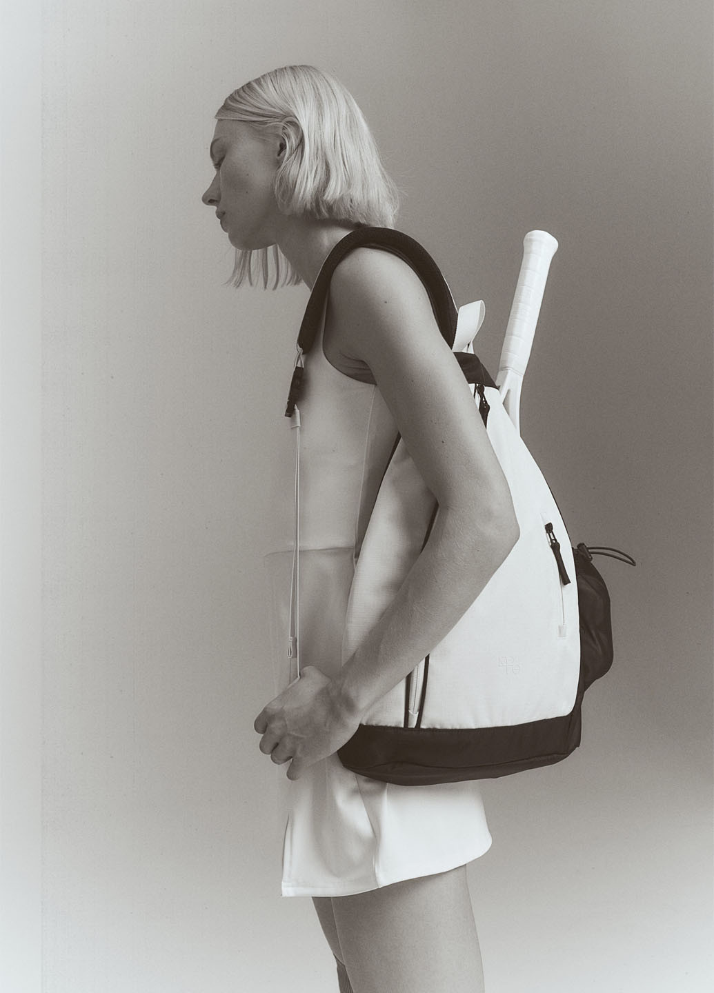 Белое спортивное платье H&M однотонное