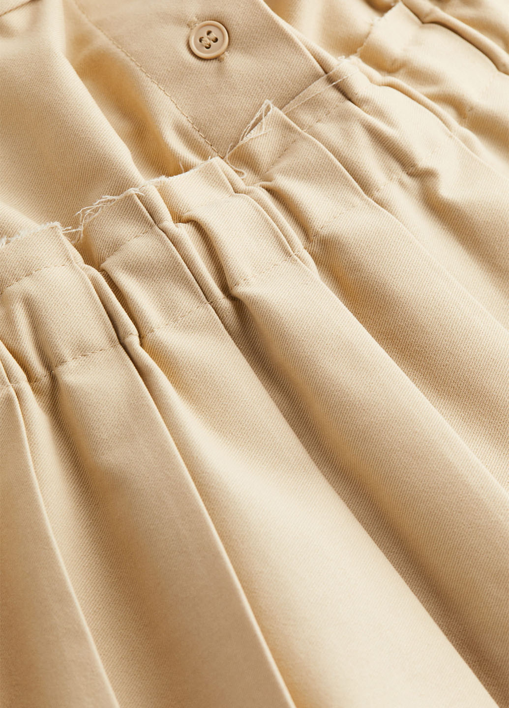 Светло-бежевое кэжуал платье плиссированное, рубашка H&M однотонное