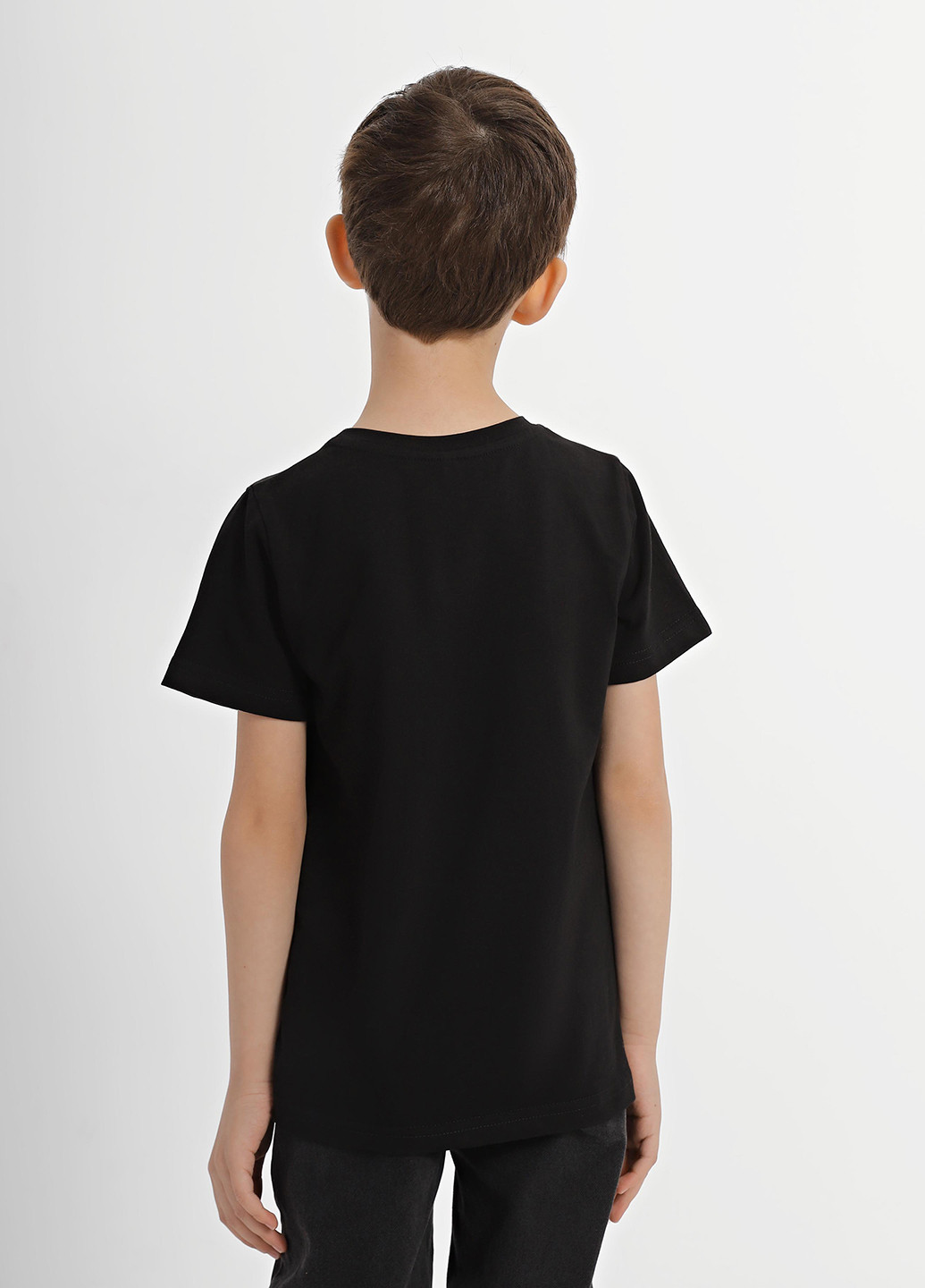 Черная летняя футболка INTERTOP