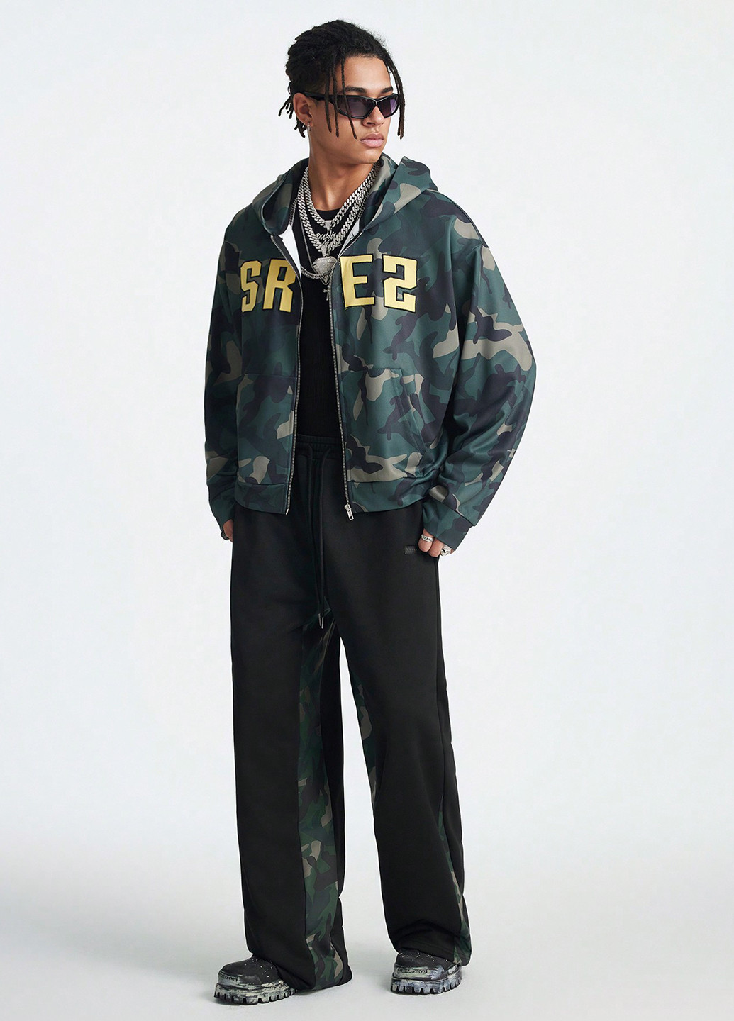 Черные спортивные демисезонные брюки SHEIN