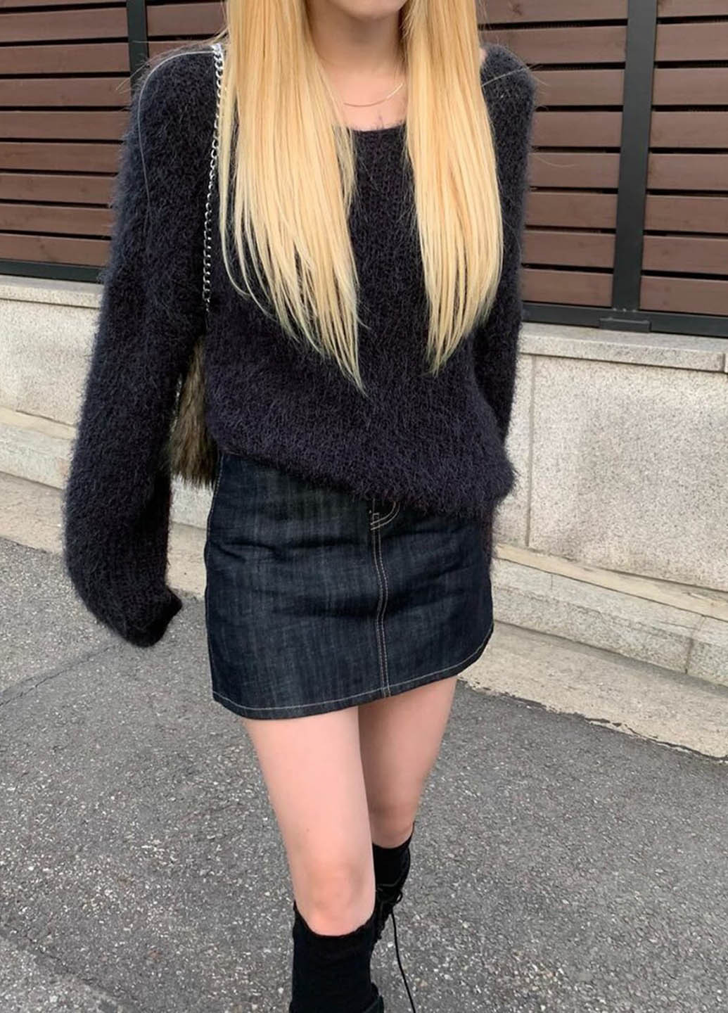 Чорний зимовий светр SHEIN