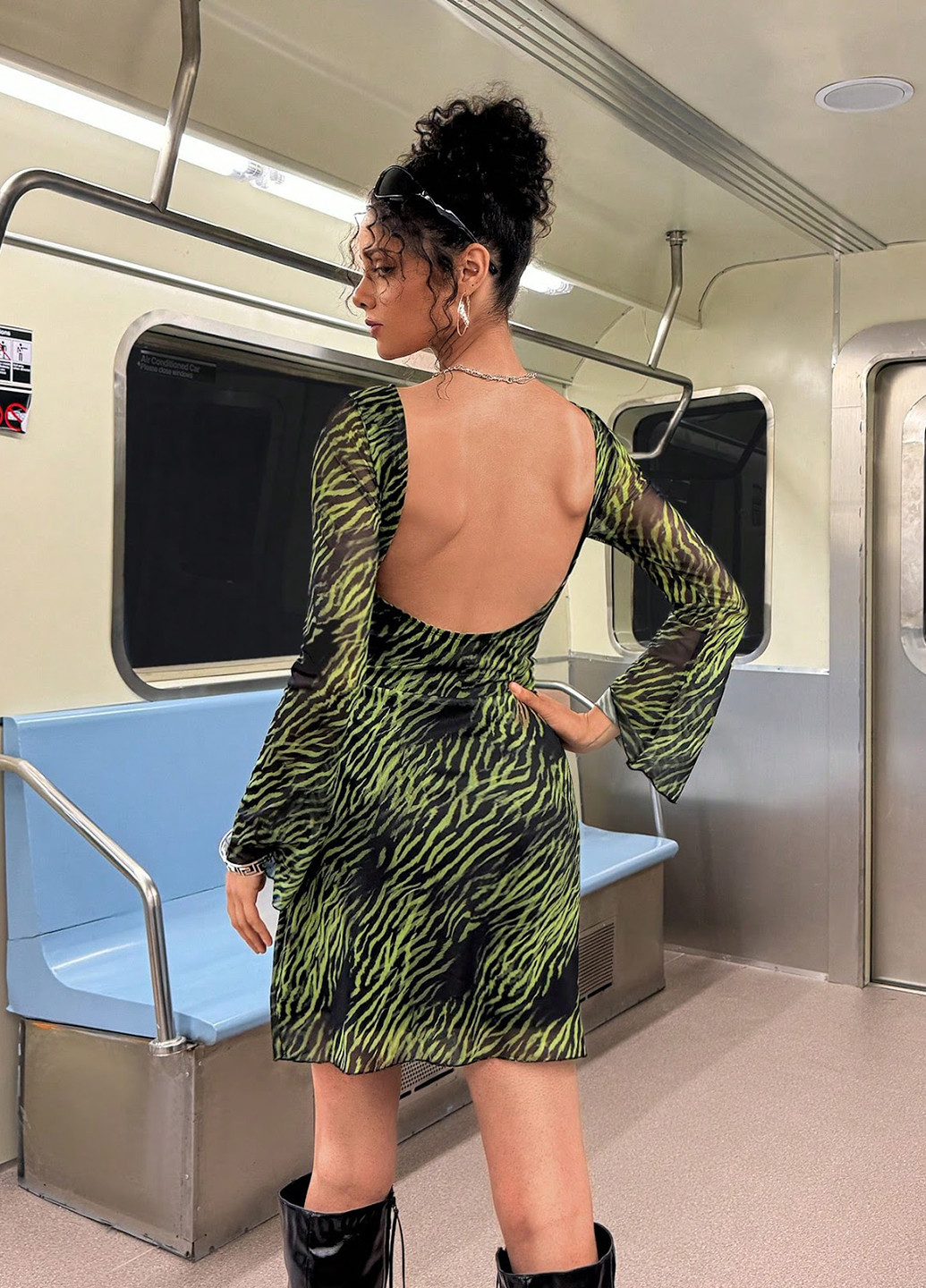 Зелена кежуал сукня силуетна SHEIN з абстрактним візерунком